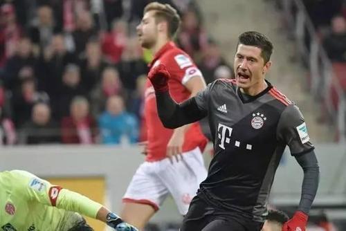  拜仁慕尼黑欧冠德甲双线作战，德甲卫冕之路充满挑战